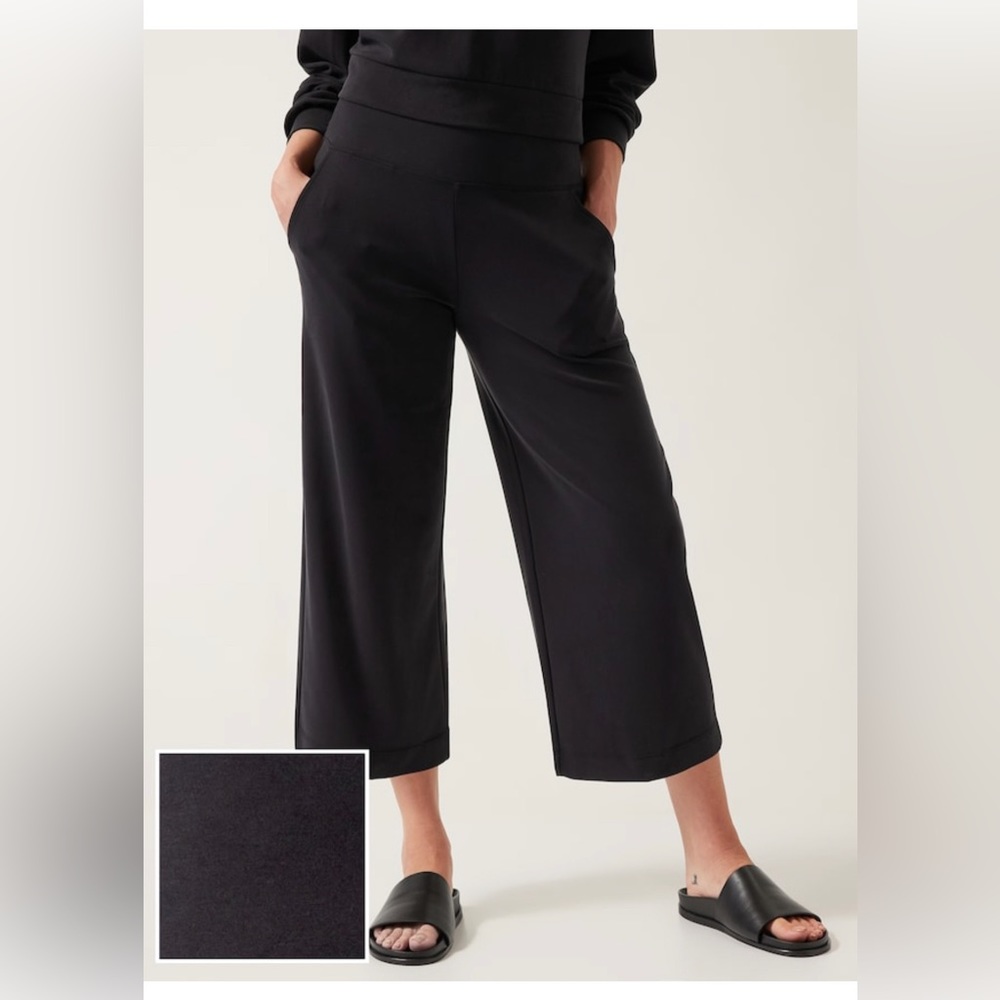 NWOT - Athleta Seasoft Wide Crop pant - size SP in Black.